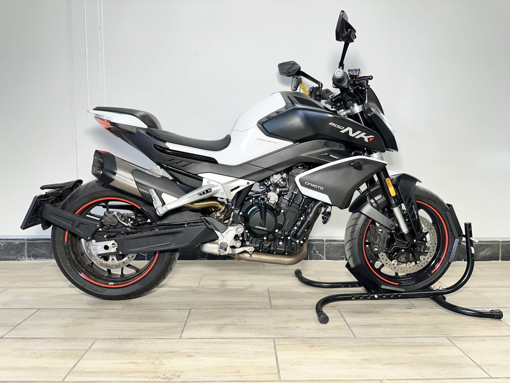CFMOTO 800NK 2024